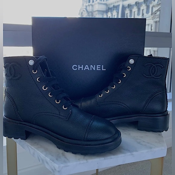 Authentic Chanel Black Leather Combat Boots with Pearl Detailing, Size 41 - Picture 2 of 8